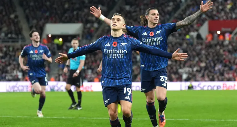 Arsenal cerca de la victoria | AP