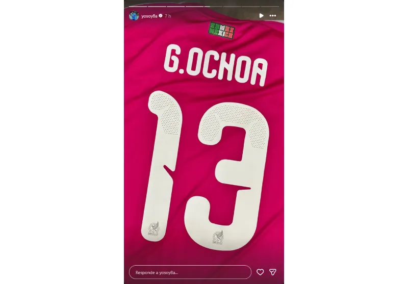 Memo Ochoa presume camiseta mundialista | IG: yosoy8a