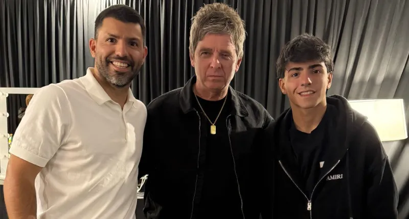 Sergio Agüero y su hijo en el camerino de Oasis | IG: kunaguero