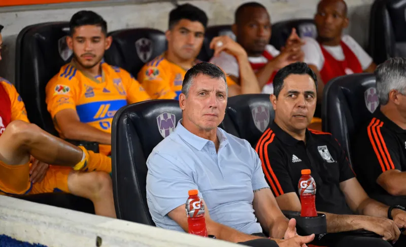 Siboldi y su auxiliar fueron despedidos tras rumores | IMAGO7