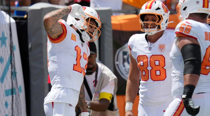 Mike Evans celebra TD con Tampa Bay | AP