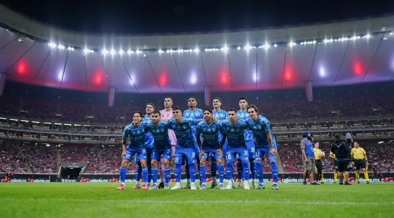 Afición de Chivas se burla de Chicha Sánchez | IMAGO7