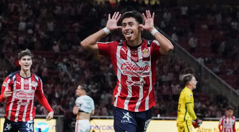 Chivas gana en casa a Necaxa | IMAGO7