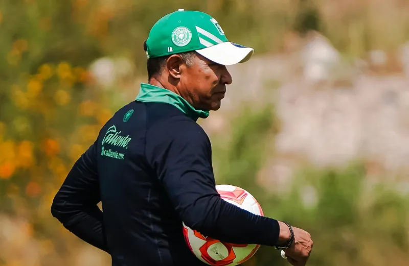 Nacho Ambriz en entrenamiento con León | X: @clubleonfc