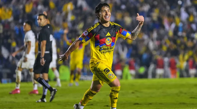 Zendejas celebra gol con América | IMAGO7