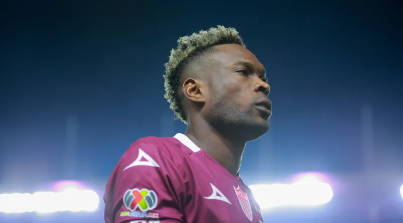 Diber Cambindo falla una clara con Necaxa | IMAGO7