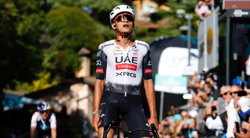 Del Toro consigue su victoria número 14 de la temporada | X: @TeamEmiratesUAE