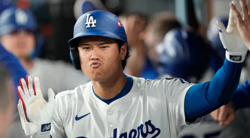 Ohtani lanzará con Dodgers por primera vez en Playoffs | AP