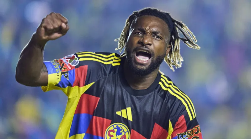 Lesión de Maximin no parece ser de gravedad | IMAGO7