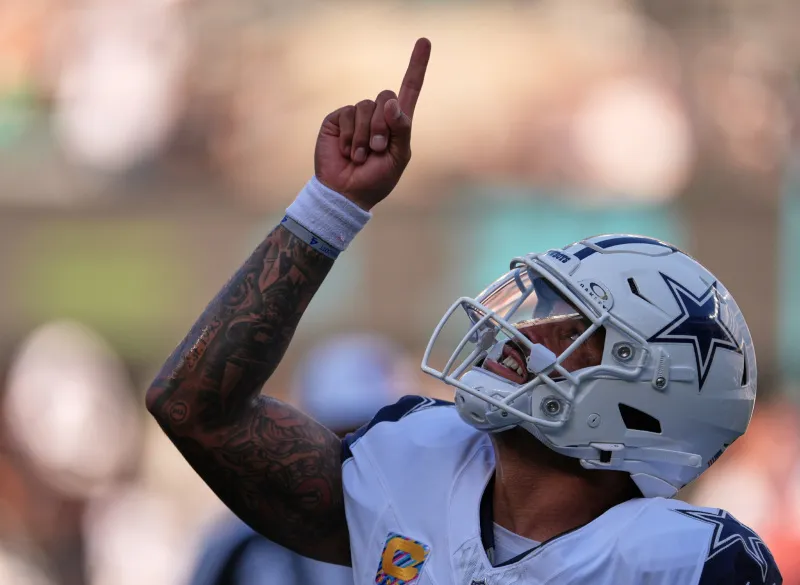 Dak Prescott lanza 4 pases de TD | AP