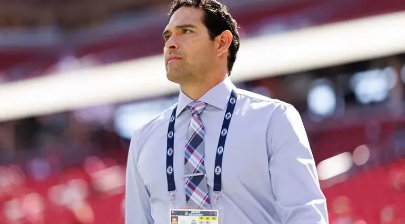 Mark Sánchez sigue bajo arresto | AP