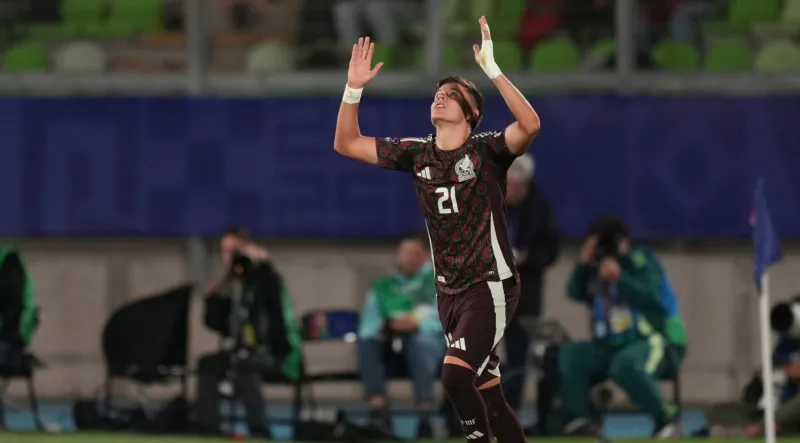 Tahiel Jiménez celebra su gol ante Chile | MEXSPORT