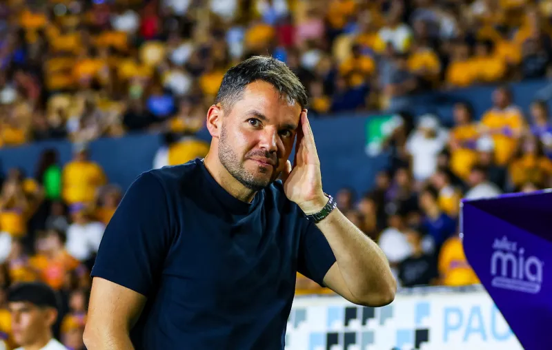 Larcamón fue criticado por José Ramón Fernández | IMAGO7