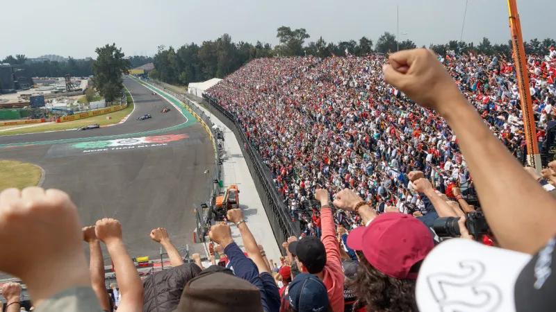 Puño en alto en el GP de la Ciudad de México | IMAGO7