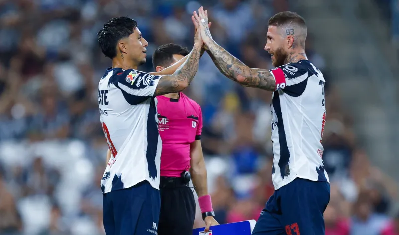 Carlos Salcedo debuta con Rayados | IMAGO7