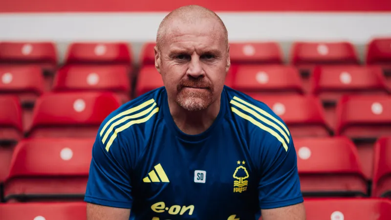 Sean Dyche, nuevo entrenador del Nottingham Forest | X: @NFFC