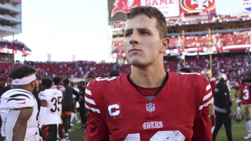 Brock Purdy lleva cuatro semanas fuera por lesión | AP