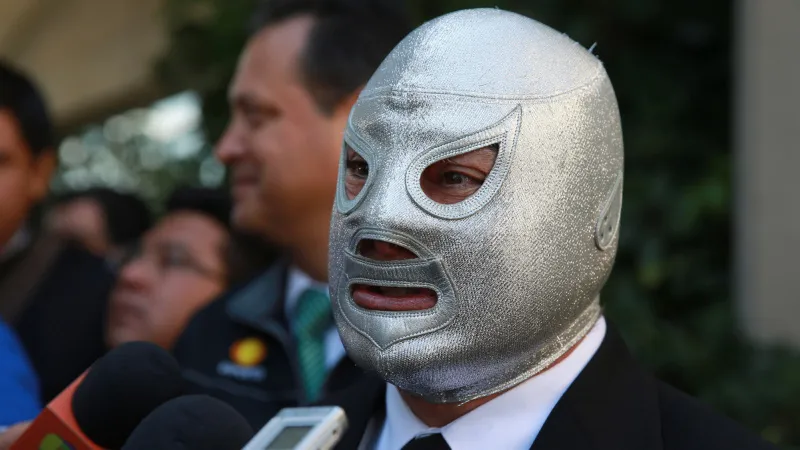 Hijo del Santo habla con la prensa | IMAGO7}