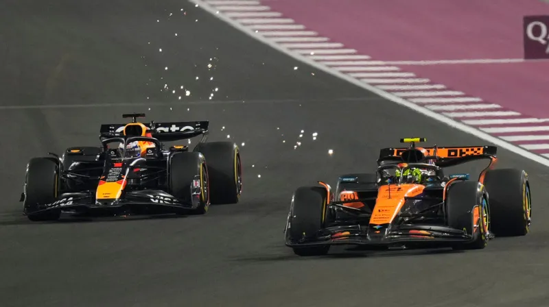 Max peleando la posición con Lando Norris | AP