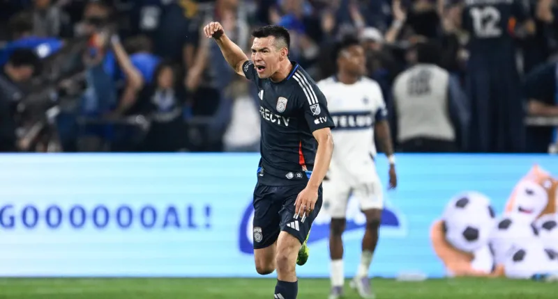 Chucky Lozano marcó gol | AP