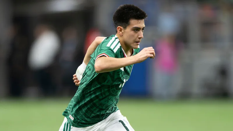 Mora está comprometido con el Tri | IMAGO7