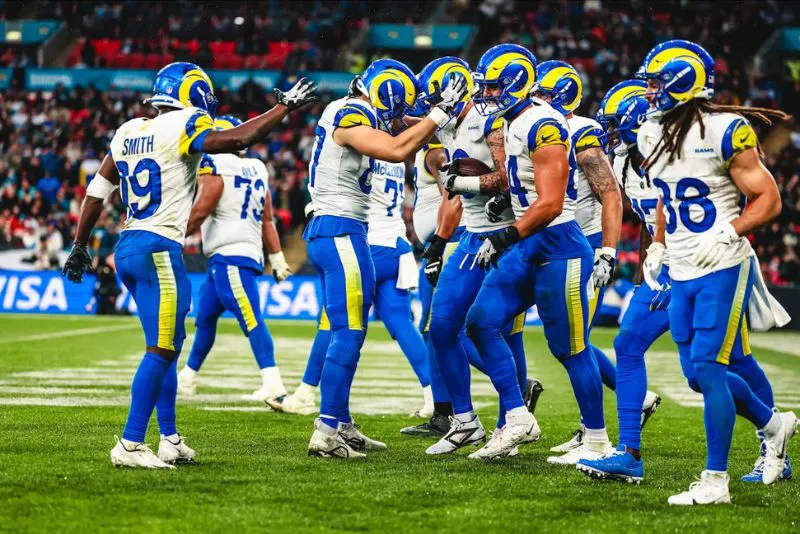 Los Rams vencieron 35-7 a los Jaguars.