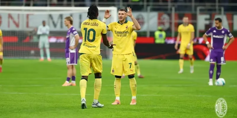 Santi Giménez ha batallado para consolidarse con AC Milan