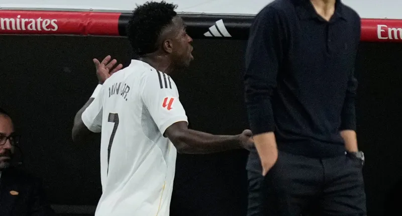 Vini explota tras ser sustituido | AP