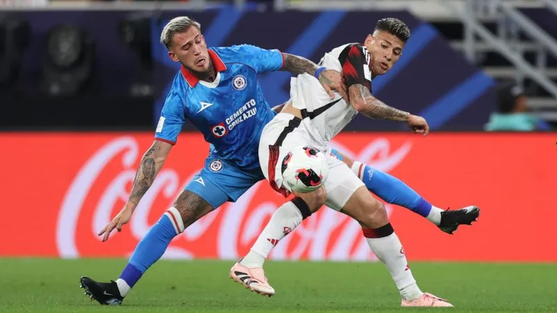 Piden la salida de Piovi de Cruz Azul | AP