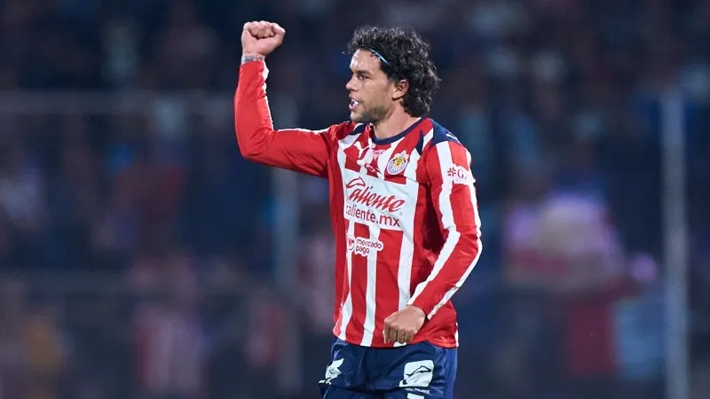 Cowell se va de Chivas | IMAGO7