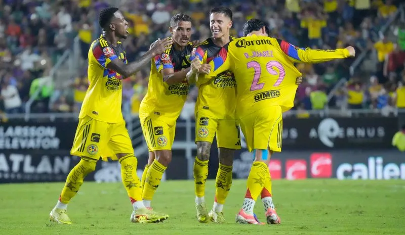 Brian Rodríguez festeja