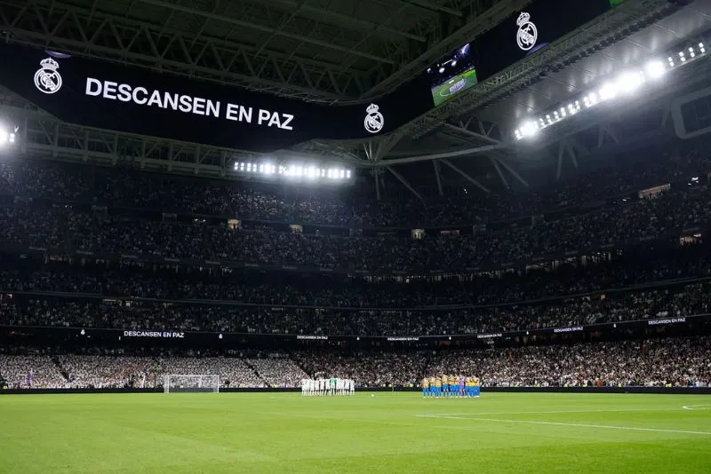 El Bernabéu estrenó nuevo himno ante Valencia | RealMadrid
