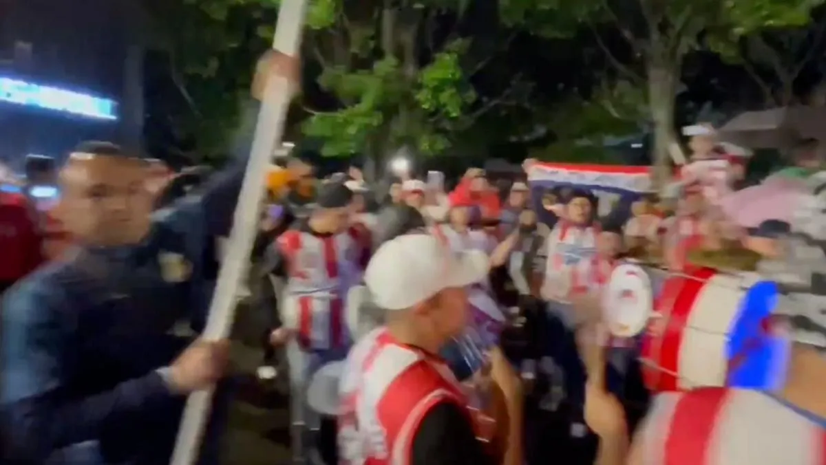 La afición de Chivas en la serenata del equipo | CAPTURA