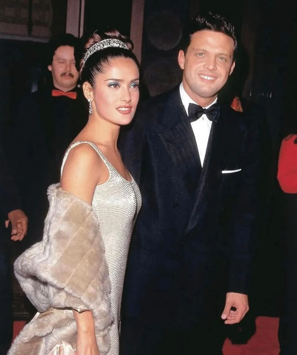 La actriz no tuvo problema en publicar su foto junto a Luis Miguel / IG: @salmahayek