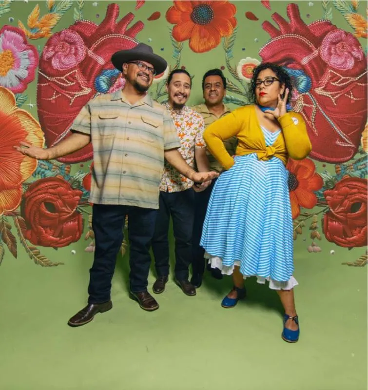 La Santa Cecilia no tiene fronteras y su música no tiene etiquetas / FB: @lasantaceciliamusic
