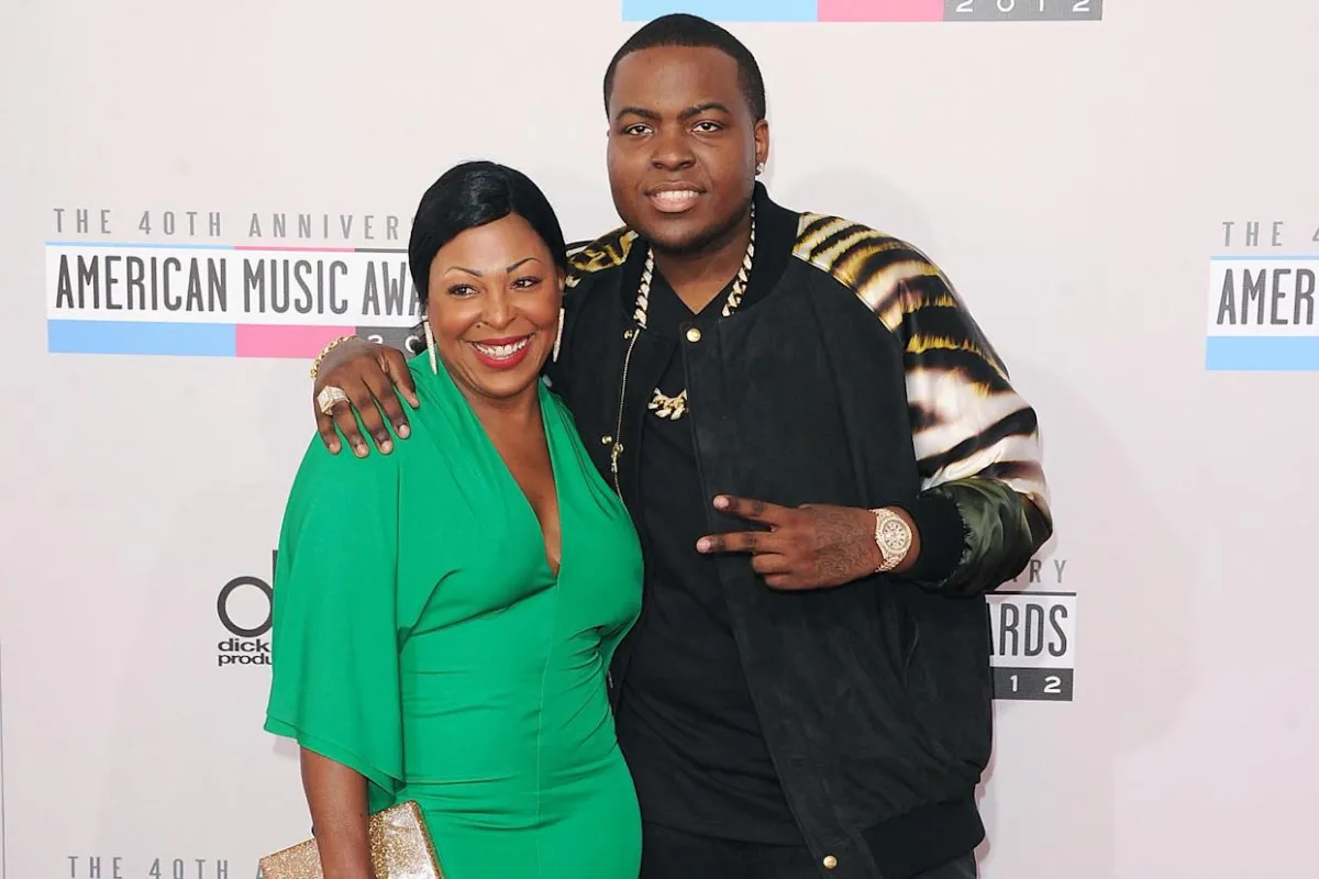 Sean Kingston justo a su madre cometían los fraudes a tiendas / Redes Sociales