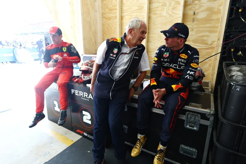 Marko con Max Verstappen tras una carrera de F1
