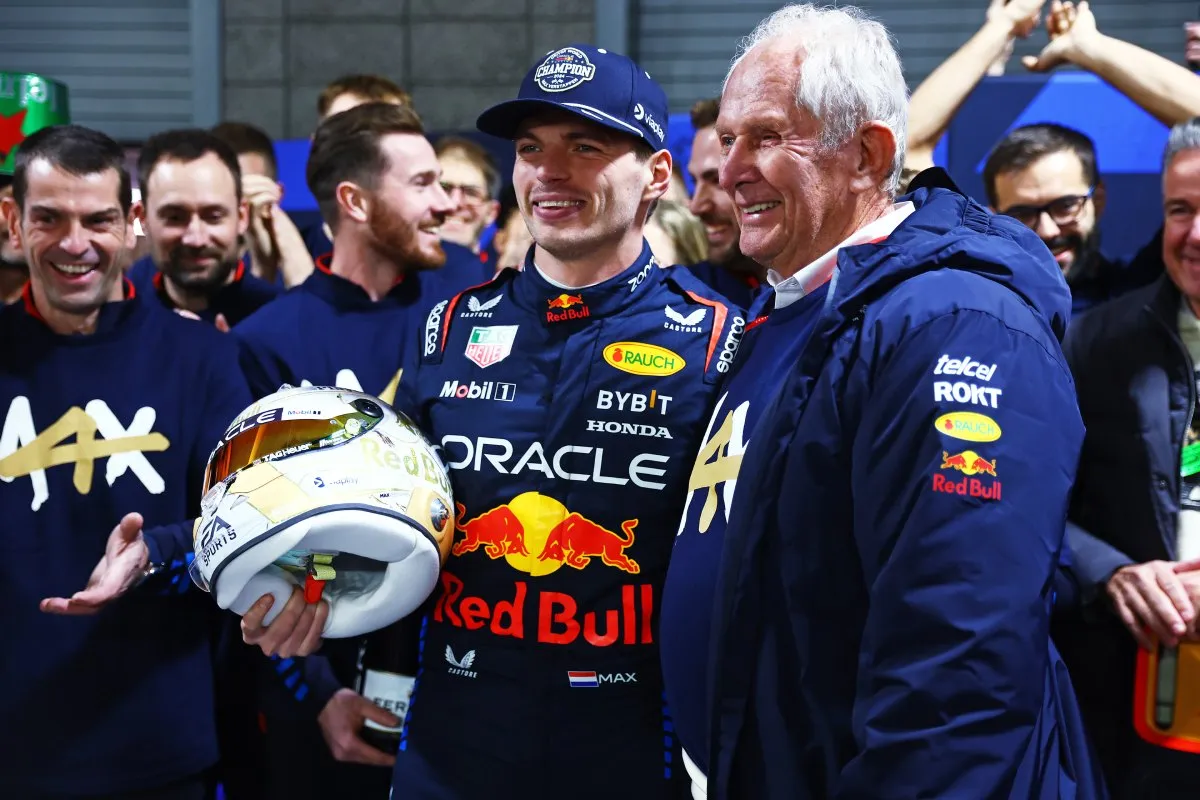 Marko y Verstappen en celebración del tetracampeonato del piloto