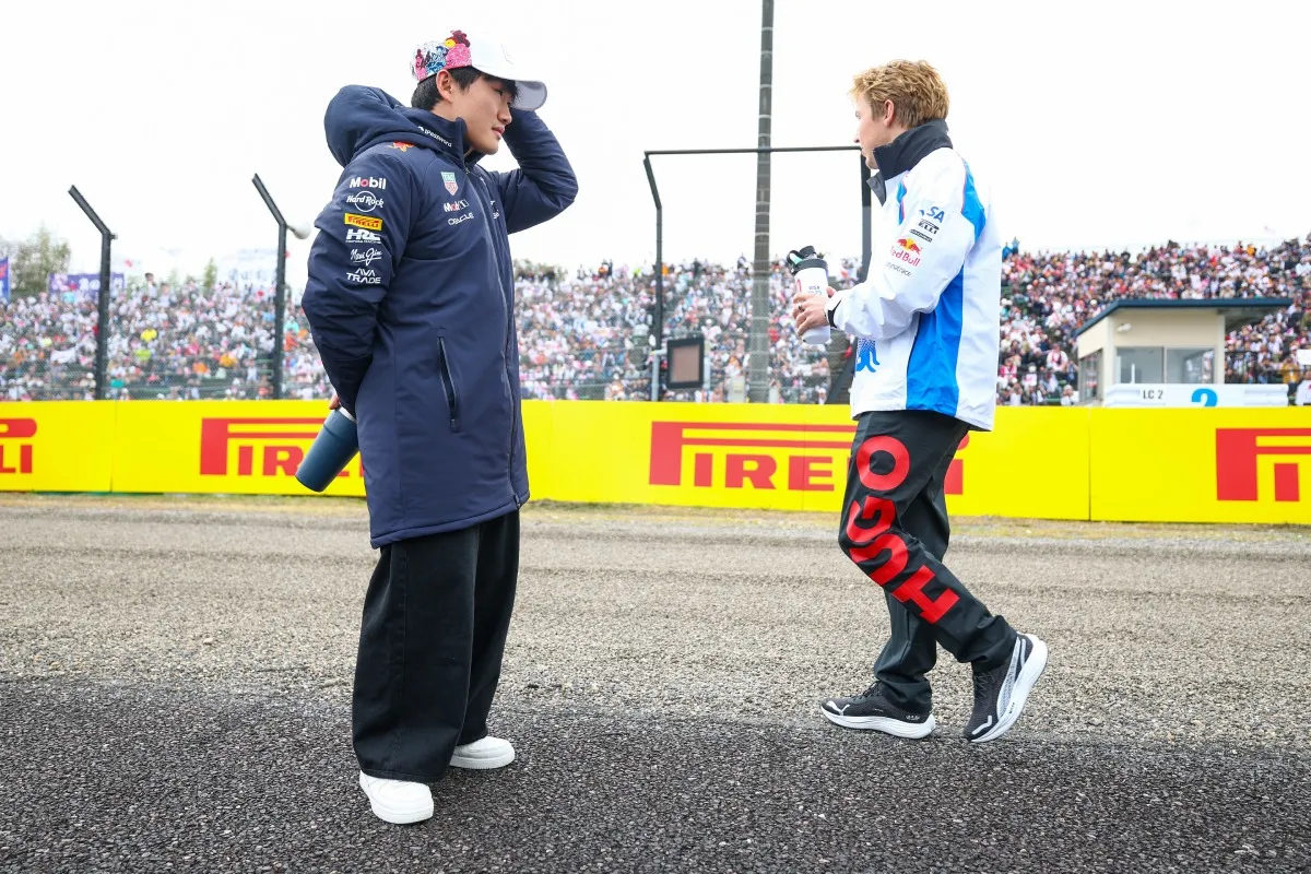 Checo lanzó un dardo a Tsunoda y Lawson