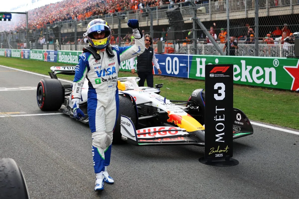 Hadjar finalizó en el tercer puesto