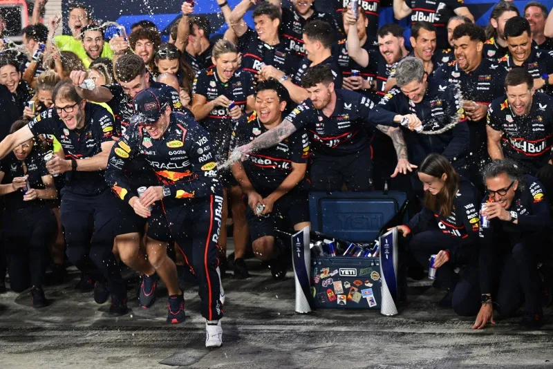 Max Verstappen y Red Bull en celebración