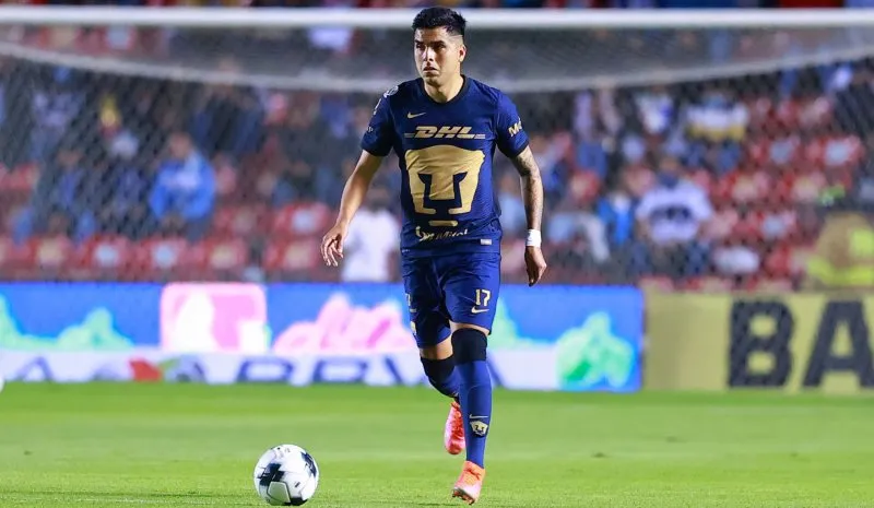 Leo López con Pumas