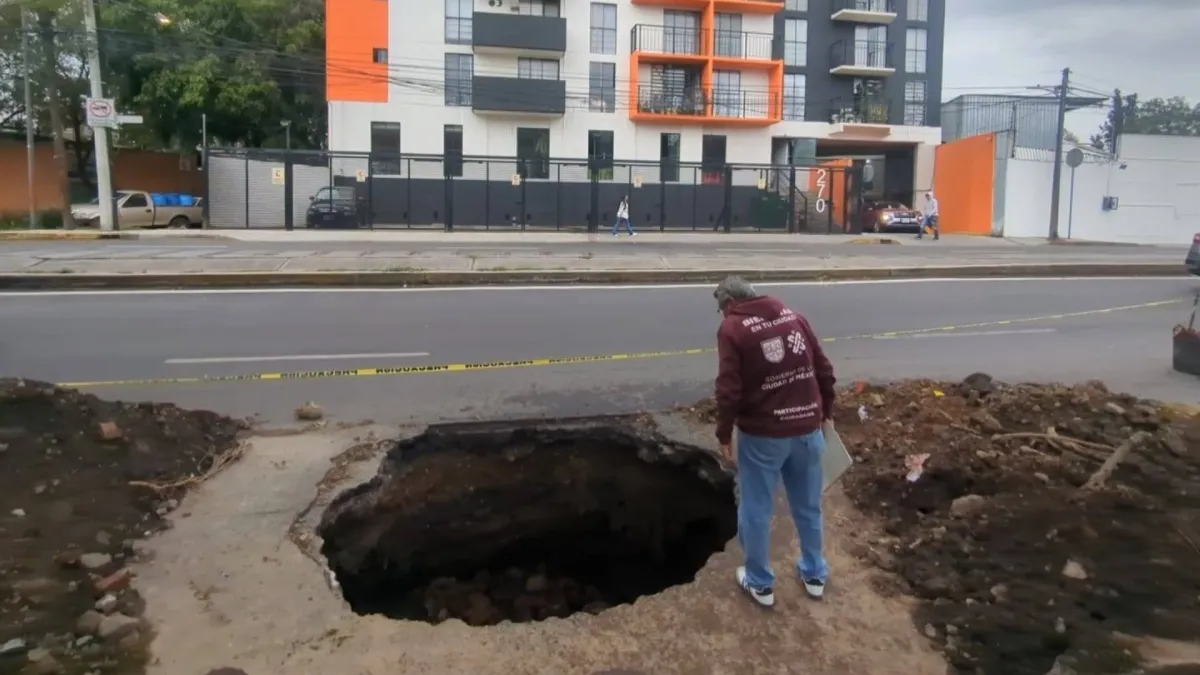 Los grandes hoyos tienen su grado de dificultad para repararse / Redes Sociales