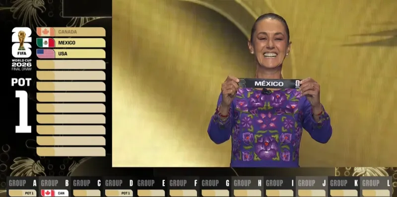 La mandataria lanzó un 'Viva México' tras sacar el nombre del país en el sorteo / Especial