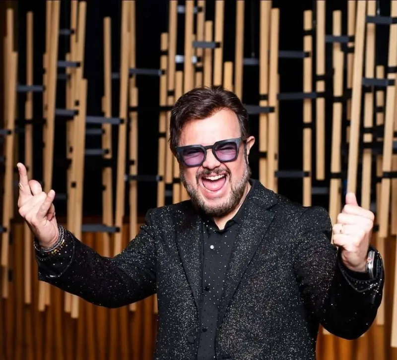 Aleks Syntek se encuentra en medió de la polémica por problemas personales / Redes Sociales