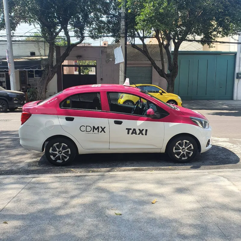 El partido de Morena busca que los antros tengan taxis seguros / Redes Sociales