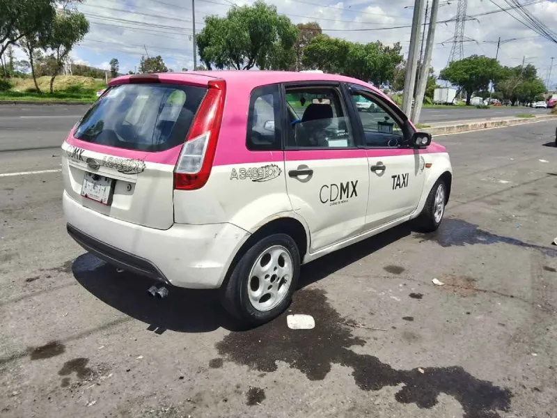 Las autoridades buscan cambiar los taxis con más de 5 años de antigüedad / Redes Sociales