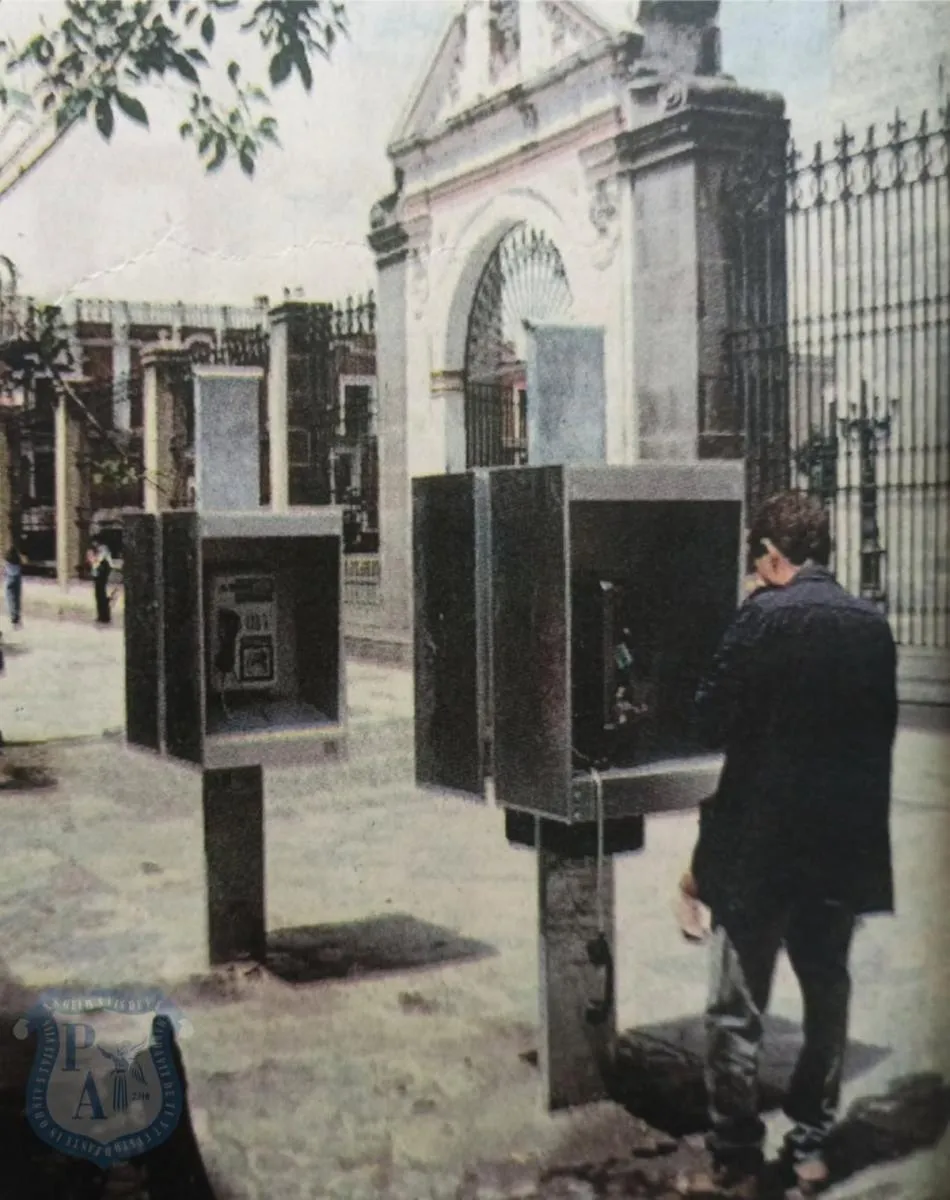 Antes era muy común ver las casetas telefónicas en las calles / Redes Sociales