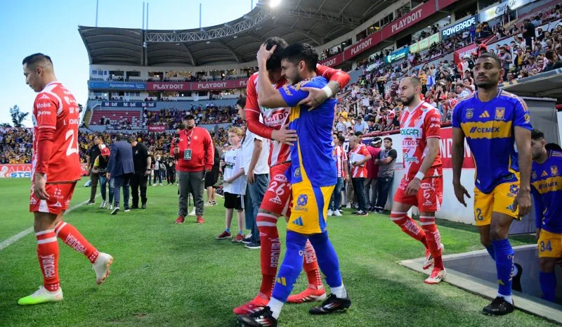 Necaxa y Tigres en partido