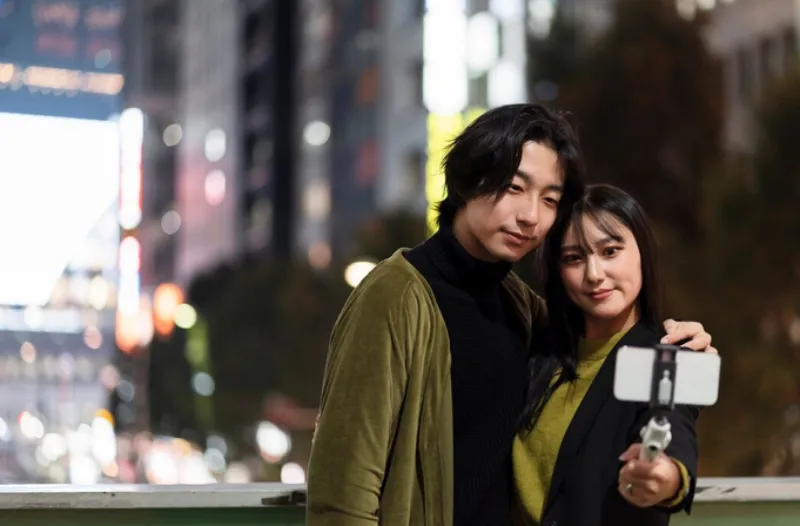 Los creadores de contenido tiene dos meses para regular su perfil / FREEPIK